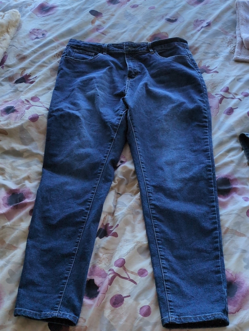 Women’s Dark Blue Classic Straight Jeans, New, Never Worn 1XL